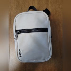 Brixley Crossbody Sling in Costal